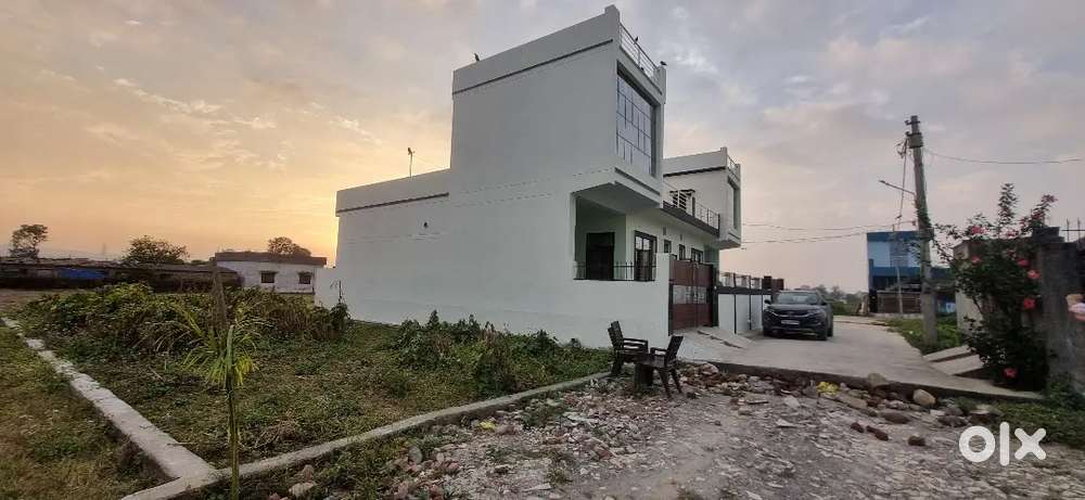 खुद का नया घर बिक्री के लिए उपलब्ध है