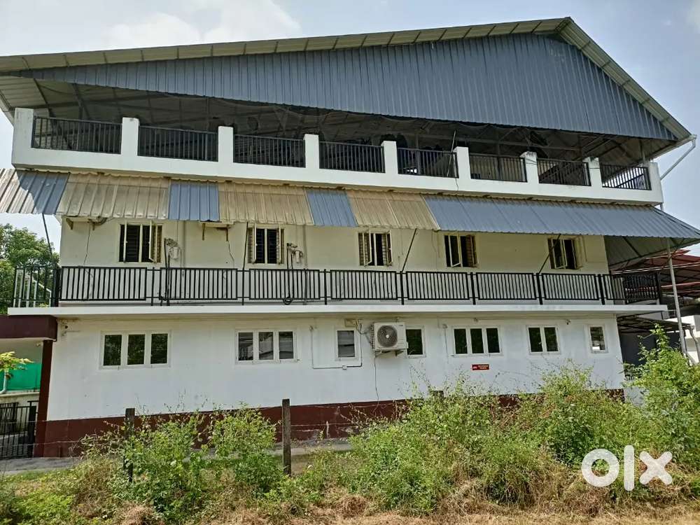 Commercial/residential building for sale at Perinjanam