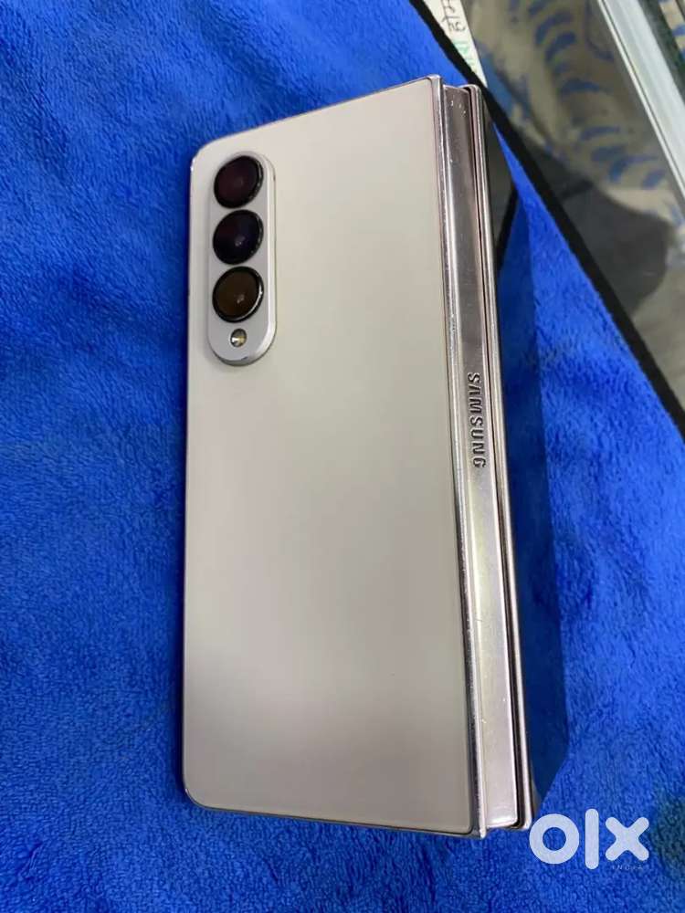 Samsung Galaxy Z Fold 4 – 512GB Gold  Excellent Condition