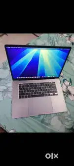 Macbook pro i9/1TB 16 inch 2023