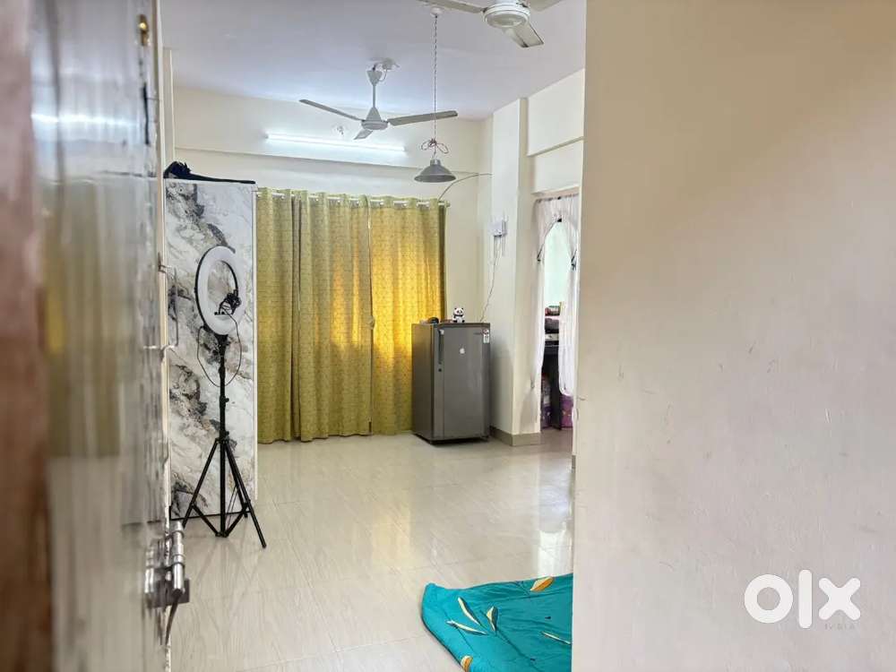 Looking for 2 female or male PG for 1bhk flate in Verso va village,