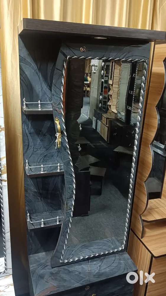DRESSING TABLE WITH AFFORDABLE PRICE AVAILABLE IN STARF FURNITURE