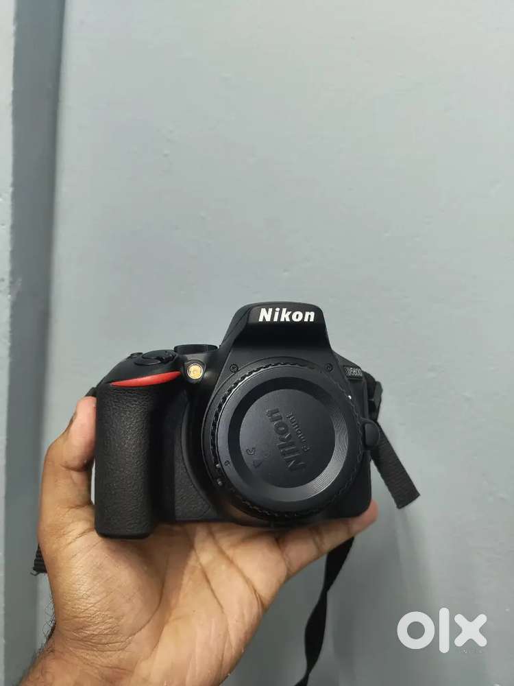 DSLR Nikon D5600 with 70mm and 300 mm lens