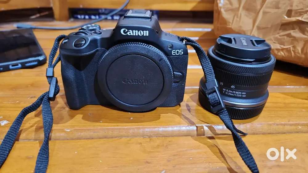 Urgent sale 5 months oldcanon
EOS R50 (RF-S18-45mm f/4.5-6.3 IS STM)