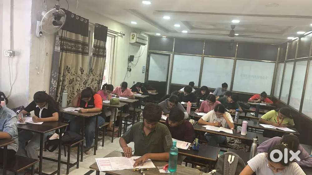 Receptionist at CLAT coaching centre