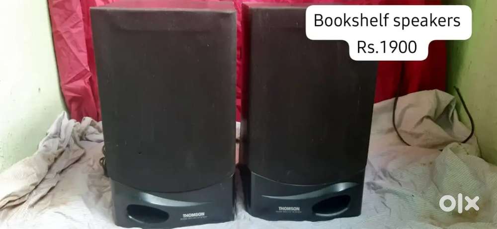 Speaker box with fan woofer