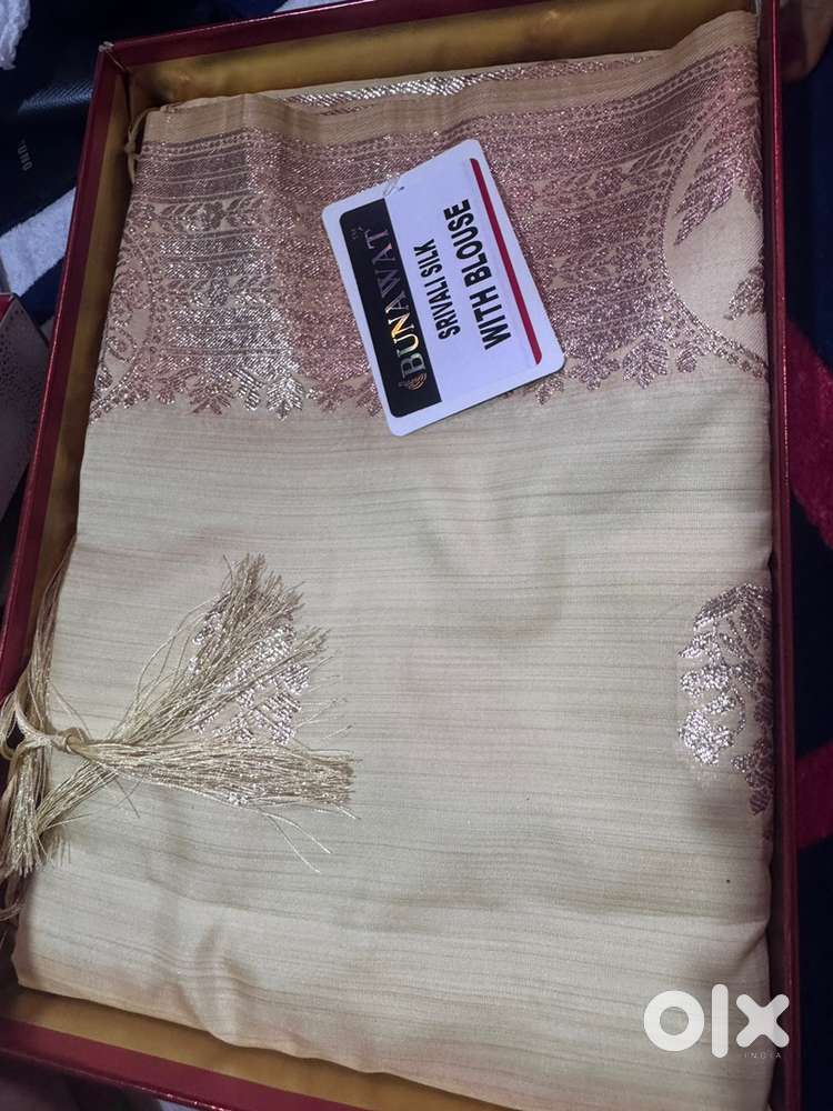 Srivali sik saree