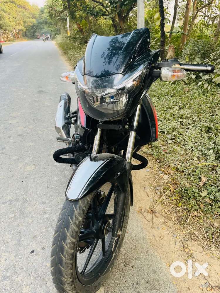 Showroom condition apache bike all tyre are good