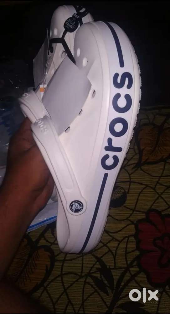 Crocs 7 new 2100 rs