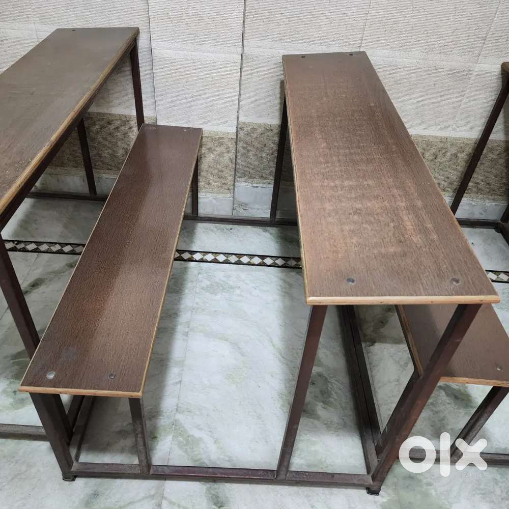 5 Desk and benches