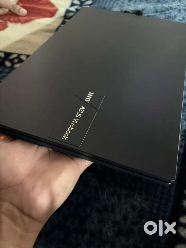 Asus vivobook i5 12 th gen 4 month old 8 month warranty