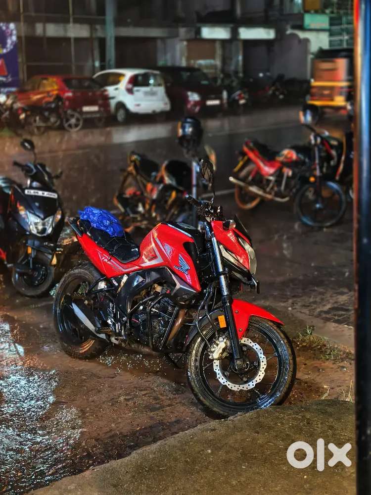 Honda CB Hornet 160R 2018  Special Red  76,000 km  CBS  New Tyres