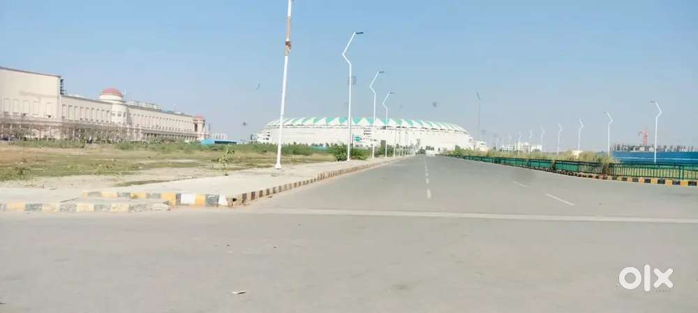 गोमती नगर एक्सटेंशन शालीमार वन वर्ल्ड के पास आवासीय प्लॉट