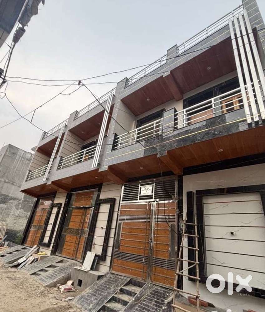 DOUBLE STORE HOUSE