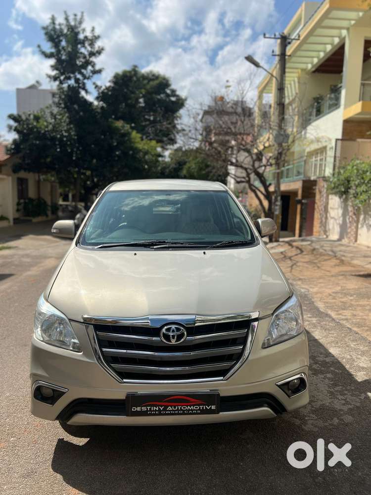 Toyota Innova 2.5 V 8 STR, 2015, Diesel