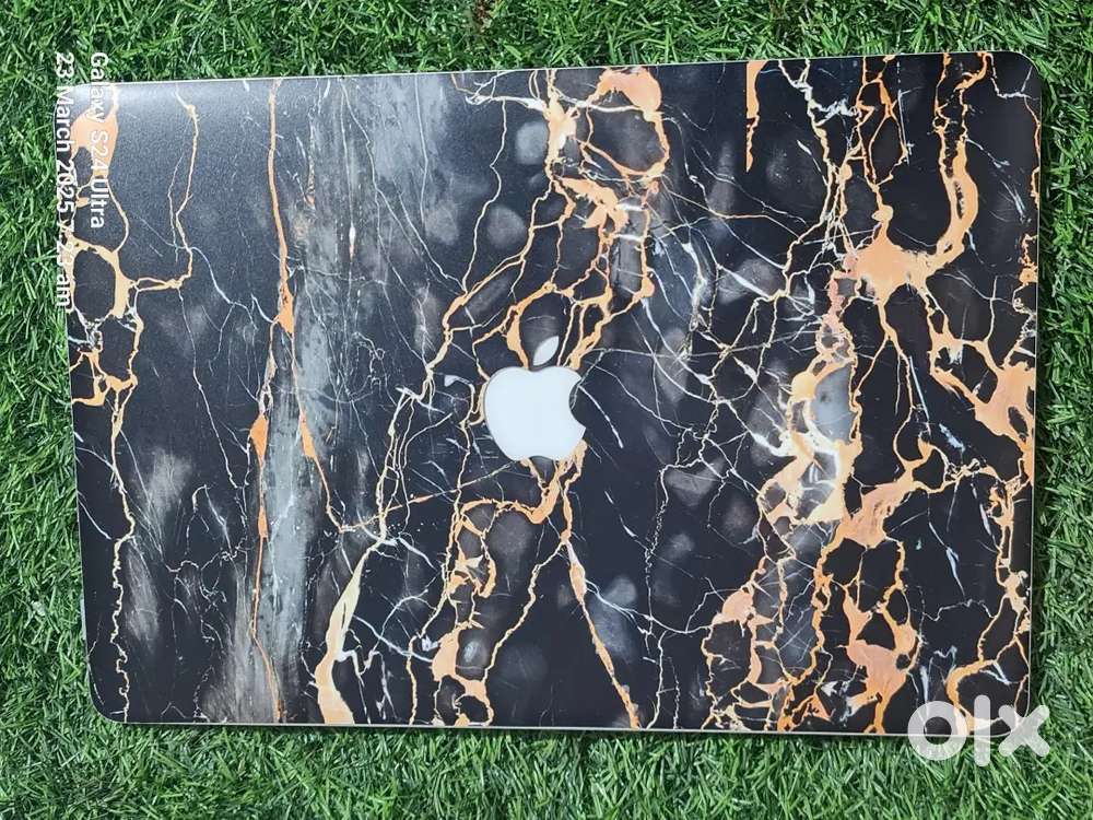 Macbook pro 15 retina display A1398 with bill box charger