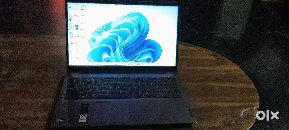 Lenova 12gn 8gb ram 520ssd