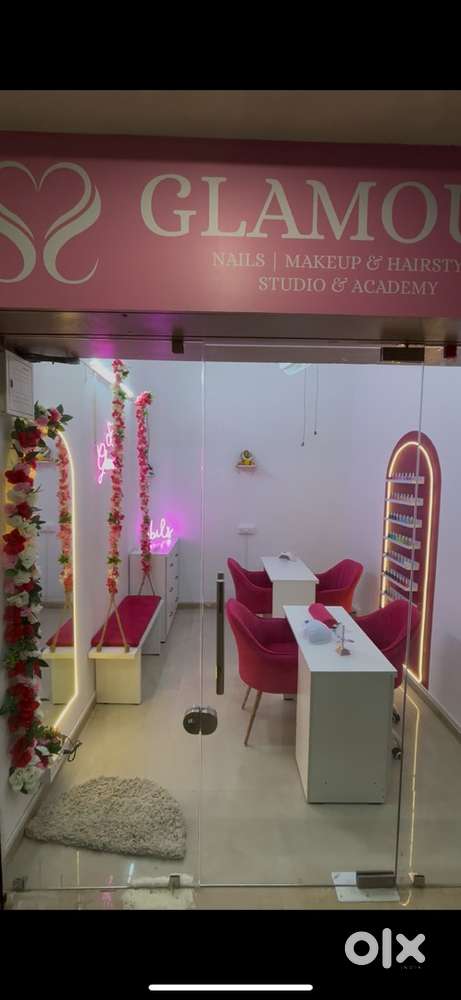 Nails , Makeup and hairstyle studio