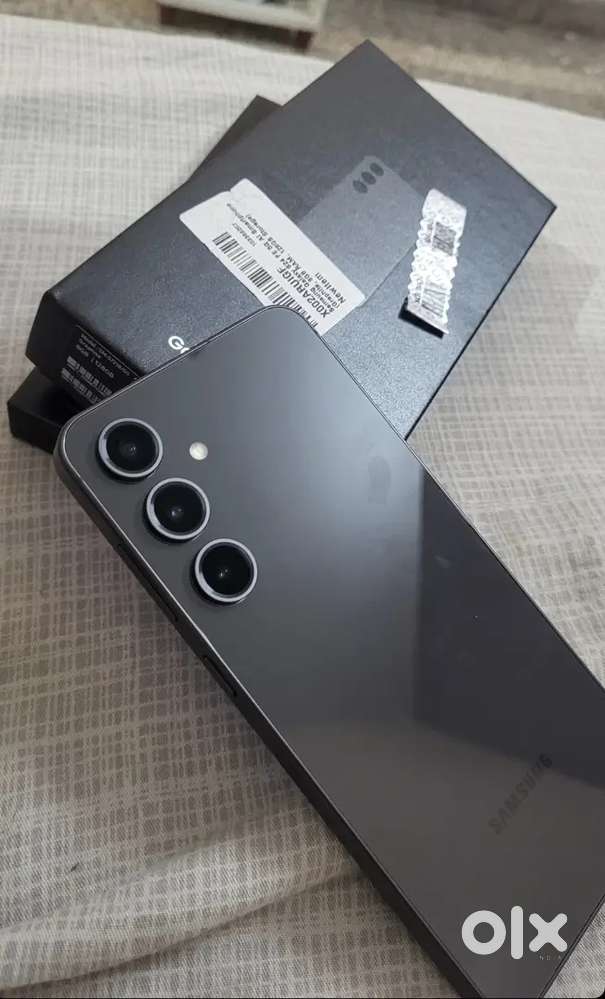 S24fe new phone 1day old