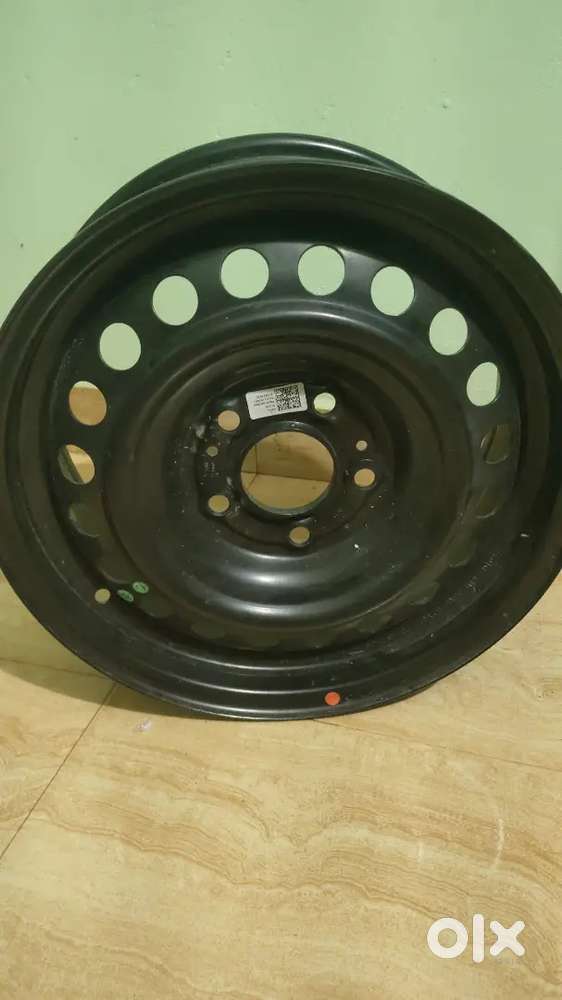 15 inch wheel rim hyundai venue (new condition)