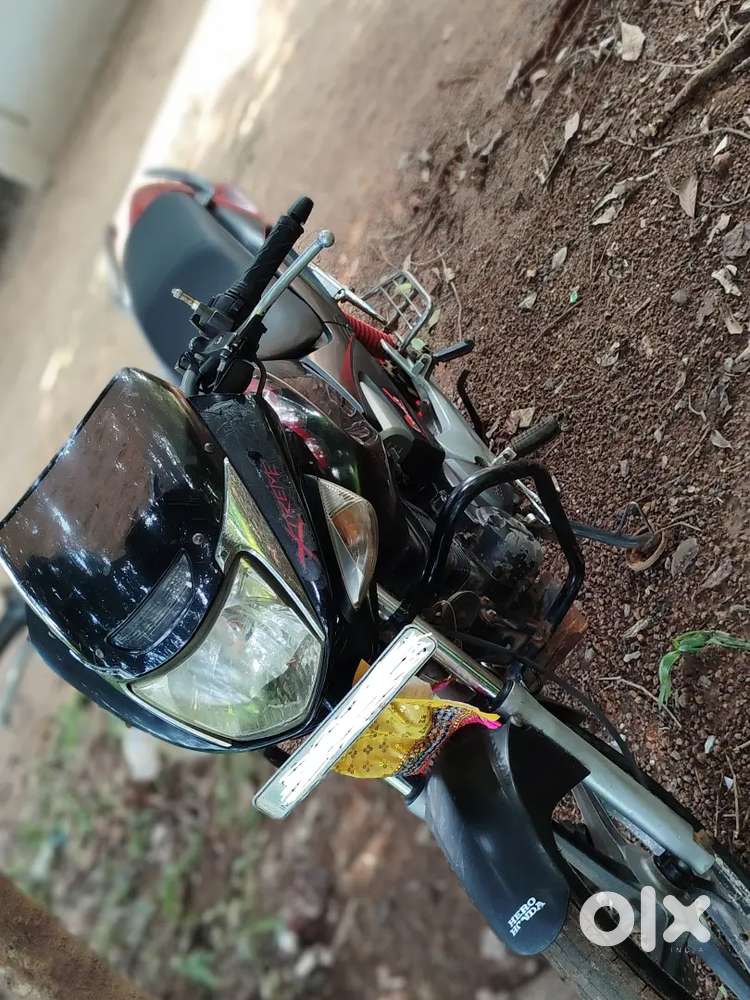 Hero honda cbz well maintained bike.no need to work