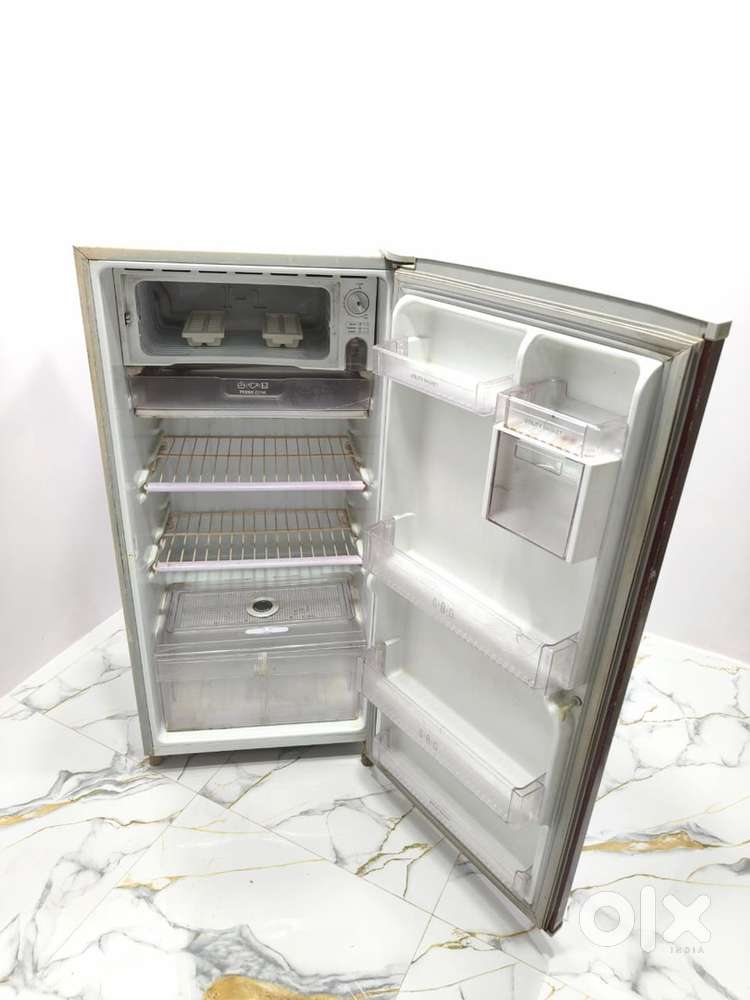 Single door refrigerator