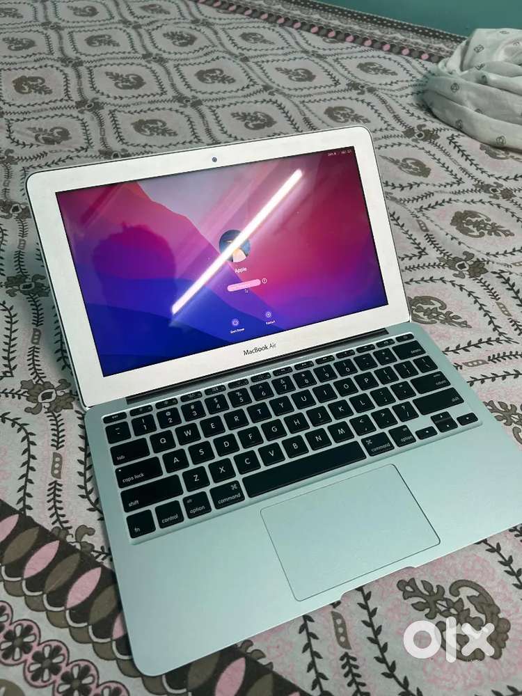 Apple Macbook Air i5 10th gen 4/128GB 2015 Model