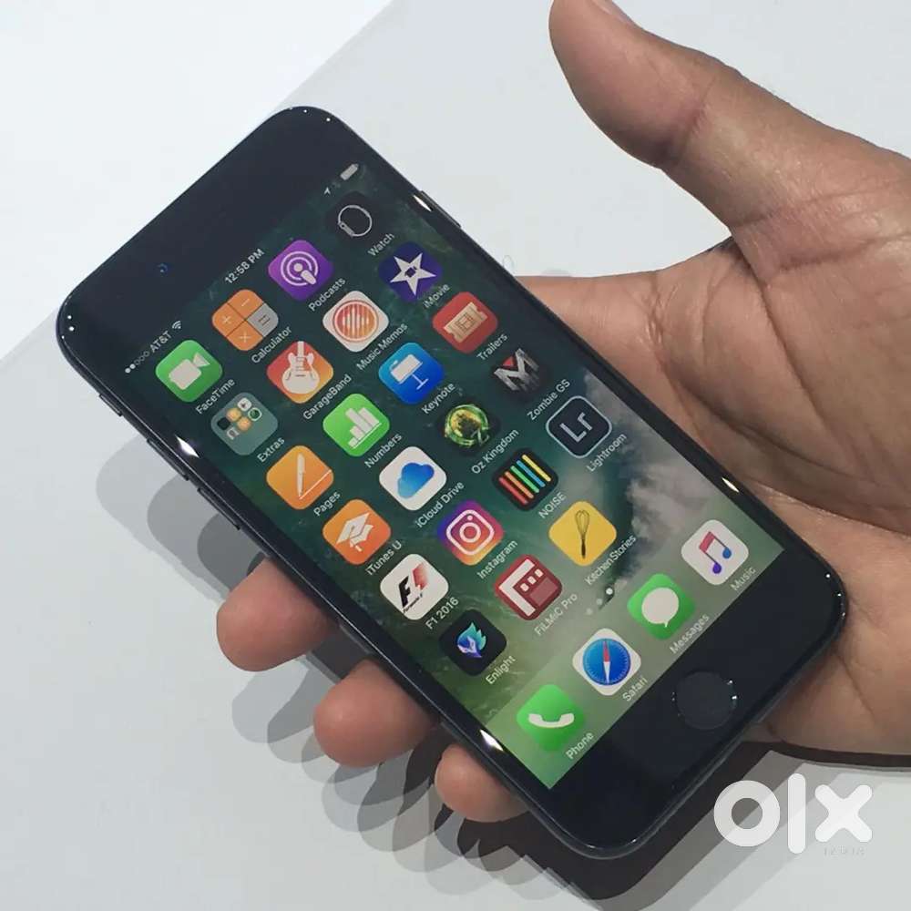 iPhone 7 black colour good condition