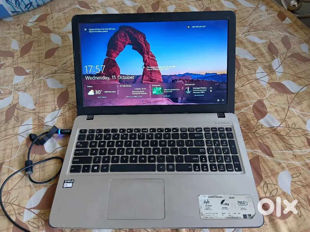 Asus apu dual core e1 laptop for sale mint condition