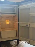 Fridge purani hai bechna hai