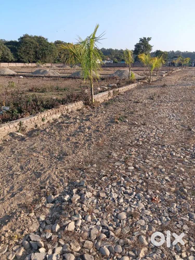 छरबा में प्लॉट बिकाऊ है