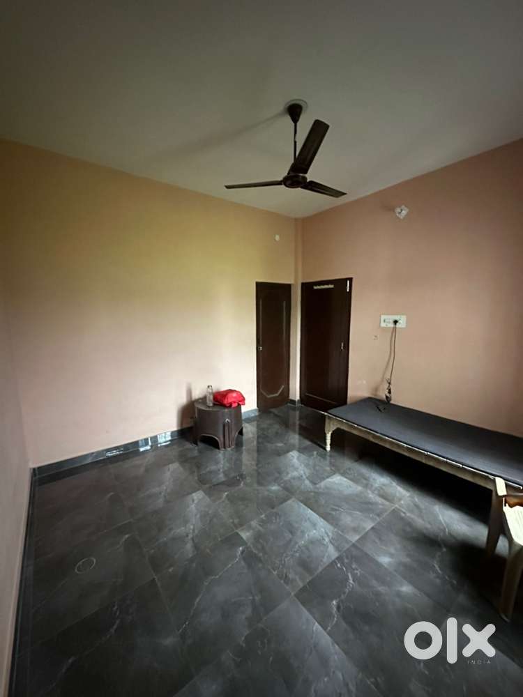 Rooms available for rent 1bhk and 2bhk near karan bagh chattha morh