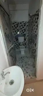 I need roommate/ mujhe roommate chahiye