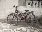 Cycle black and red