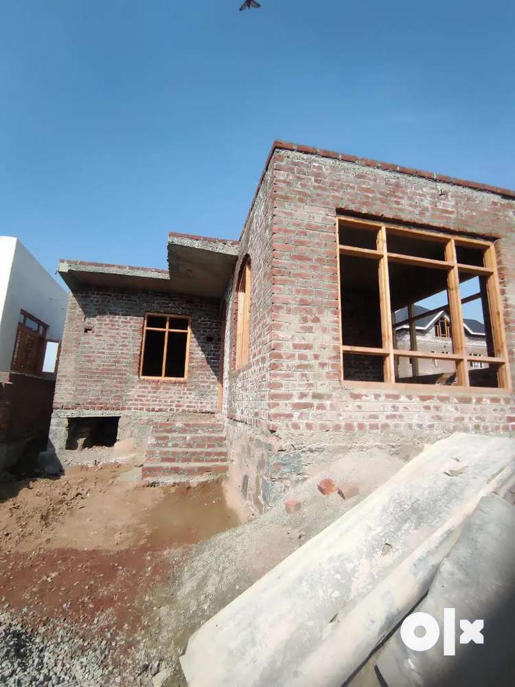 1 storeyed house on 7 Marlas land for sale in Iram Lane Sector F (F3)