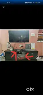 Heavy wooden Tv table -5ft