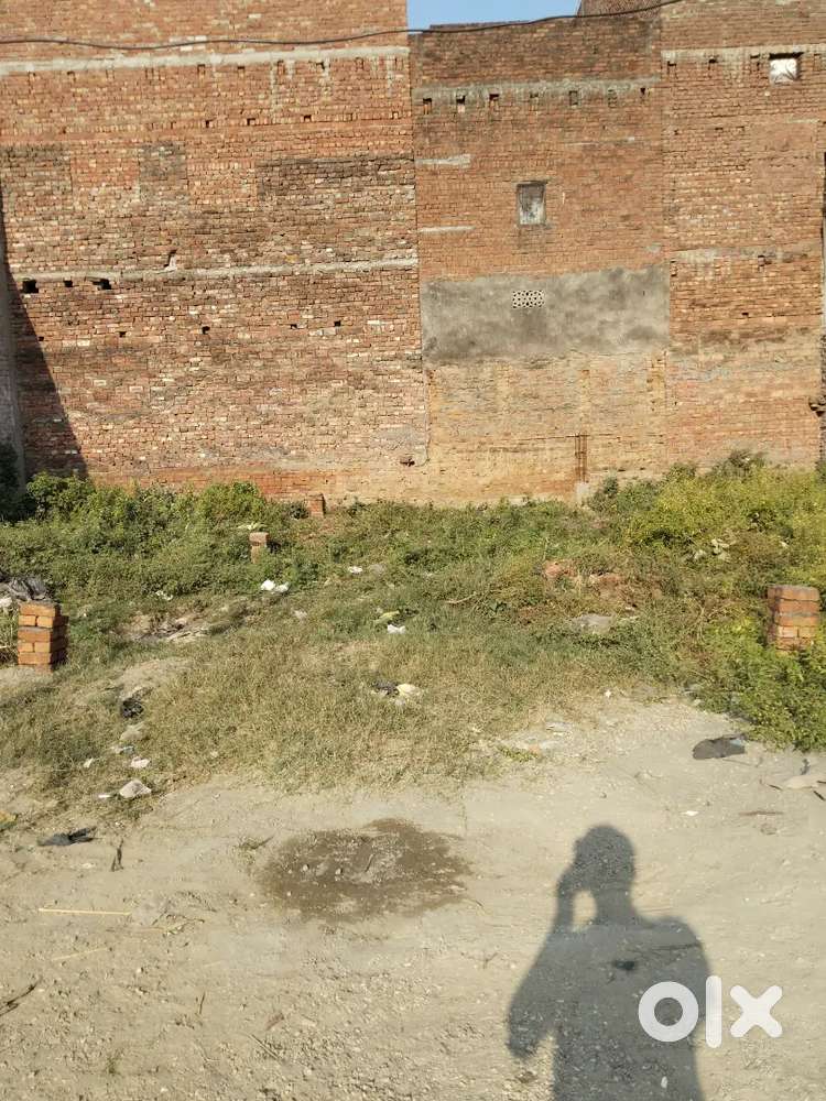 Khata khedi gali no. 5 me plot h Indian palace ke samne Jo gali h