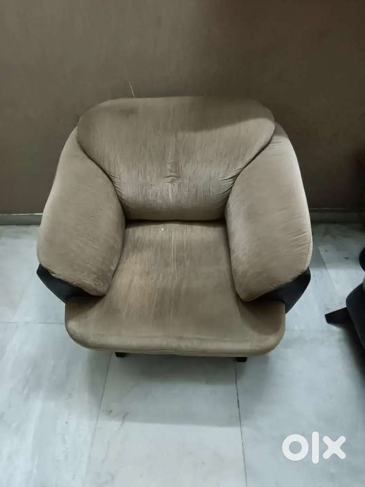 5-seater sofaset in immaculate condition for immediate sale