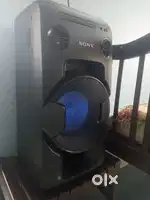 BT Party speaker