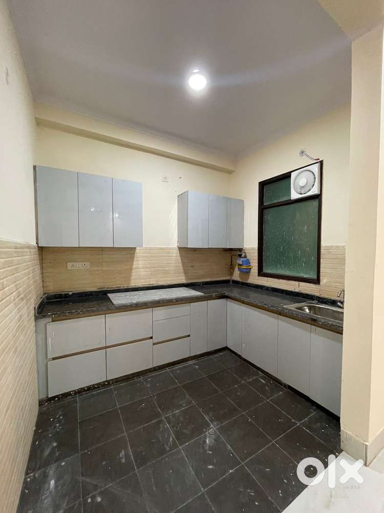 3BHK semi furnished flat in chattarpur phase 2  in 28k