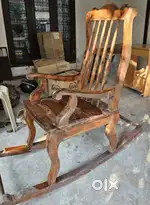 Leaning chair wood