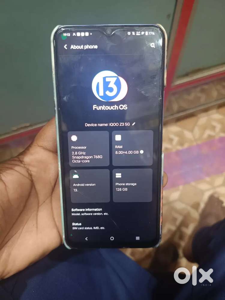 9 month old phone iqz3 5G RAM 8+4 . PHONE MEMORY 128+ SUPPORT 64 GB