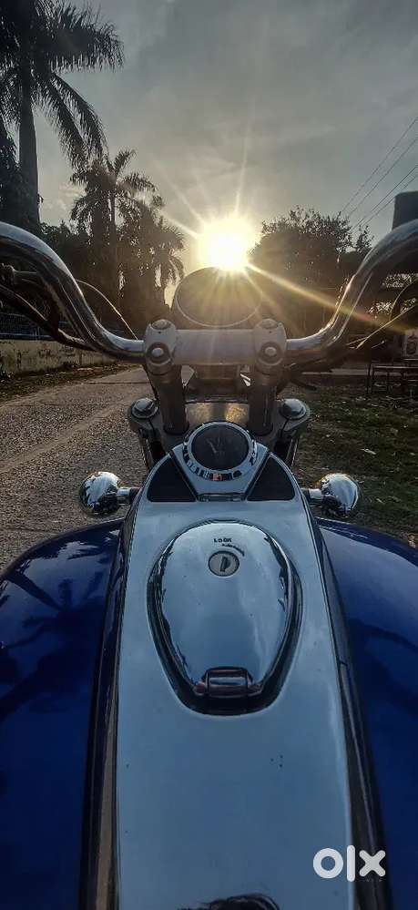 Avenger 220 cc steel body in brand new condition