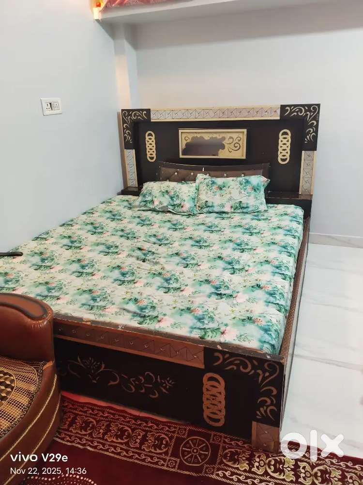Want to sell my bed which i purchased in 2023 is in  good condition.