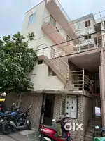 Independent building for sale