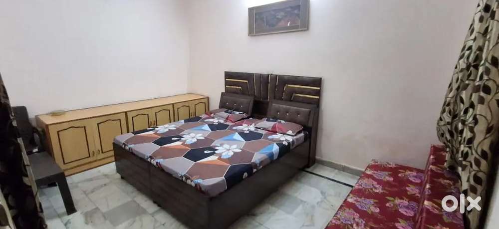 PG  for boys and girls in kalka