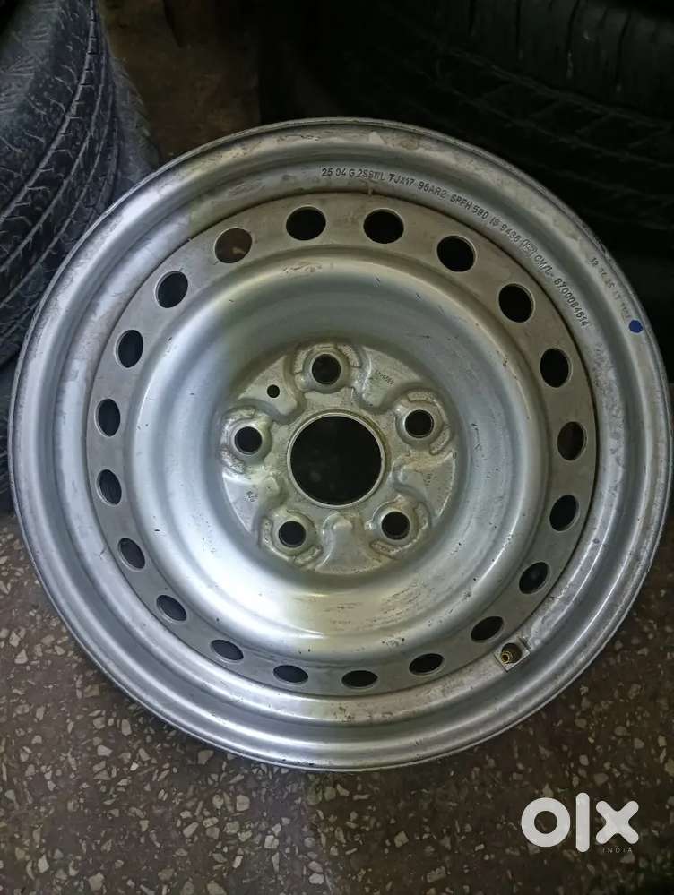 Mahindra XUV 500 wheel rim