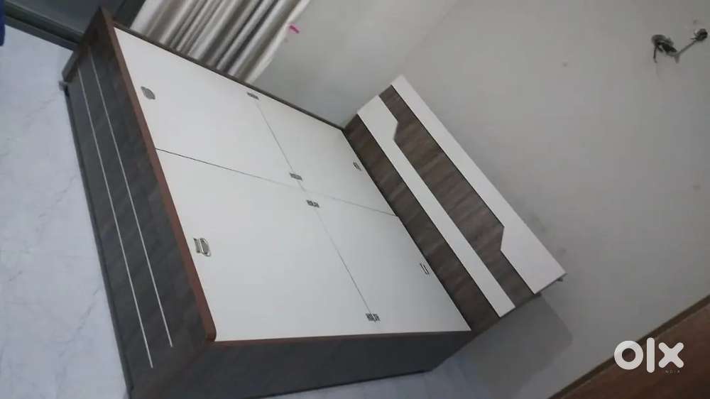 Wooden bed without mattress 72x72