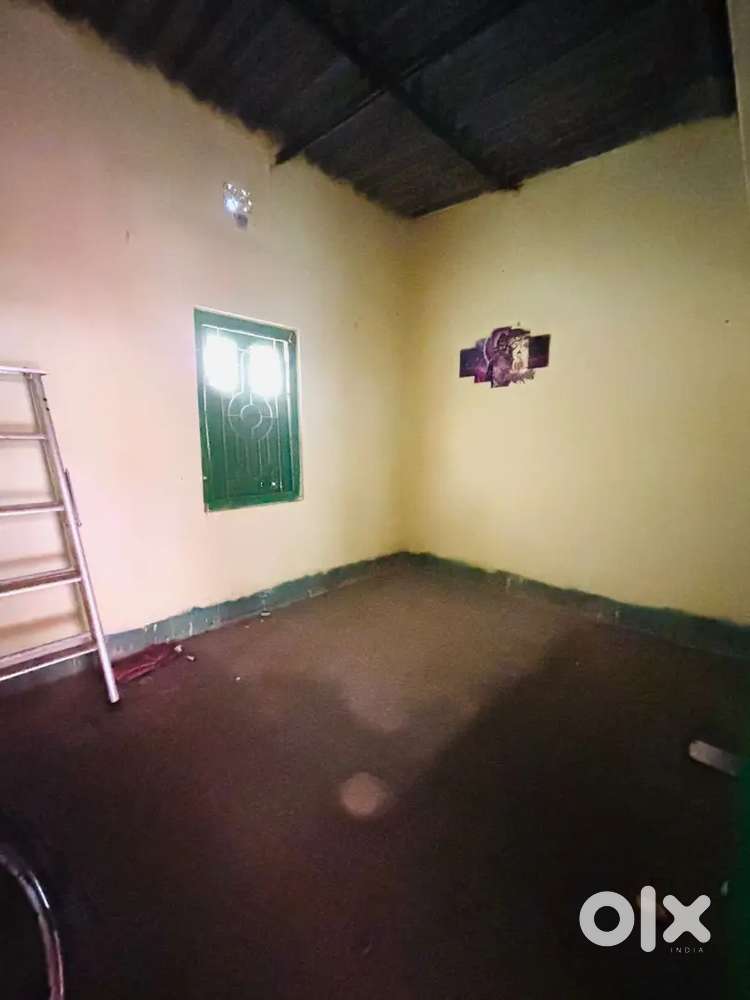 1 small room 
1 small kitchen 
1 toilet rent for residential /godown