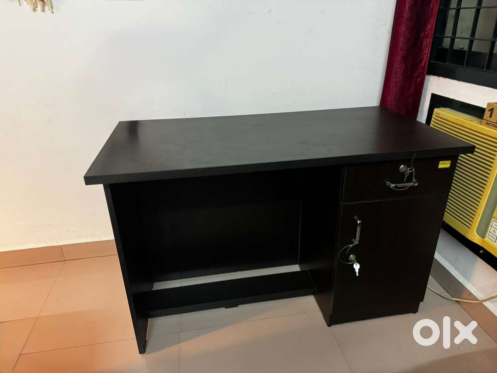 Computer / Study Table